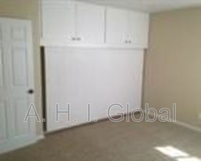 Building Photo - 2026 S Fannin St