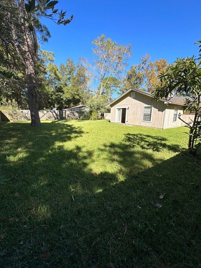 Building Photo - 3 bed, 2 bath house in Killearn- Arbor Hil...