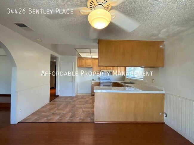 Foto del edificio - 34426 Bentley Pl
