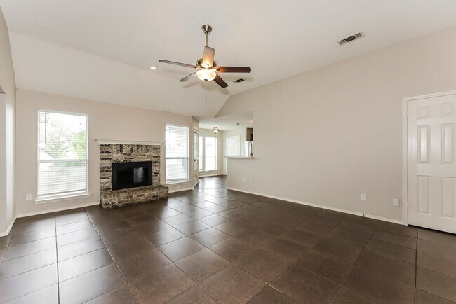Building Photo - 706 Valleycreek Rd