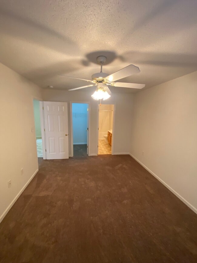 Building Photo - 351 Brookfield Dr