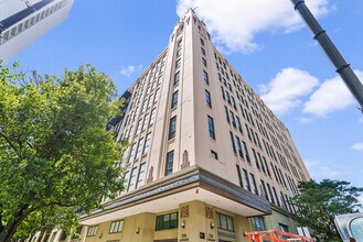 Building Photo - 758 N Larrabee St
