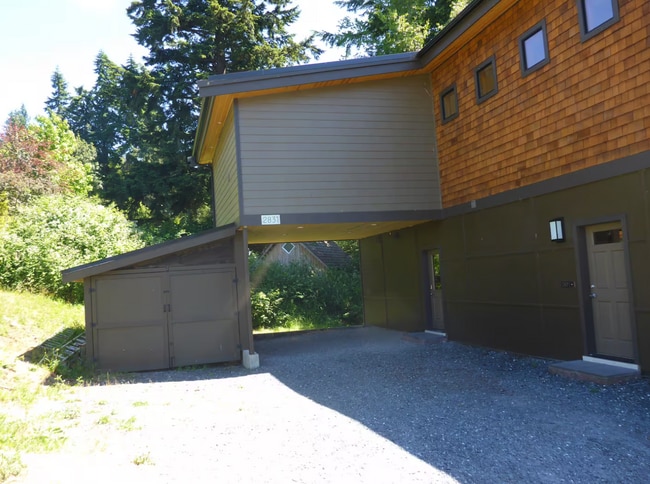 Building Photo - Spacious 3-Bedroom Haven with 2.5 Baths on...