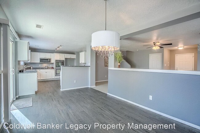 Building Photo - 4 br, 2.5 bath House - 10652 Humphries Lan...