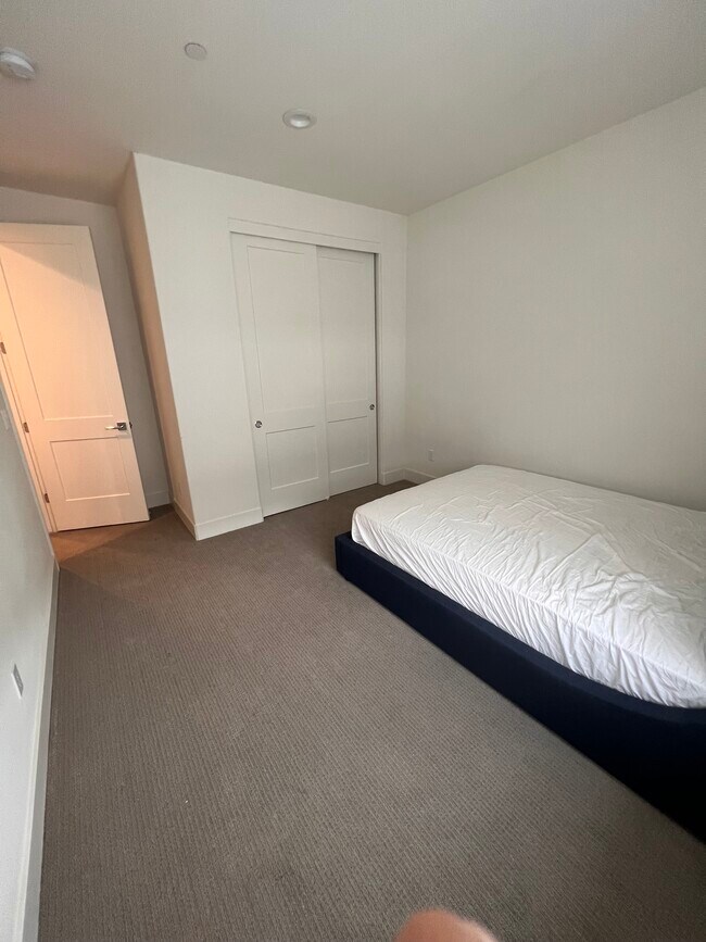 Habitación - 2060 Tarob Ct