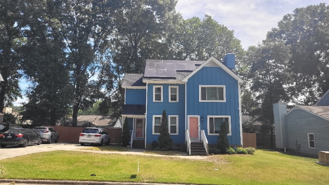 Building Photo - 1609 Vintage Rd