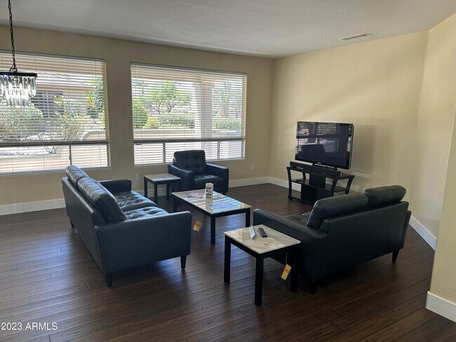 Foto del edificio - 15131 W Cooperstown Way