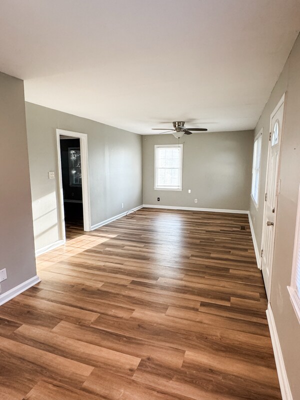 Building Photo - 504 Sunset Dr