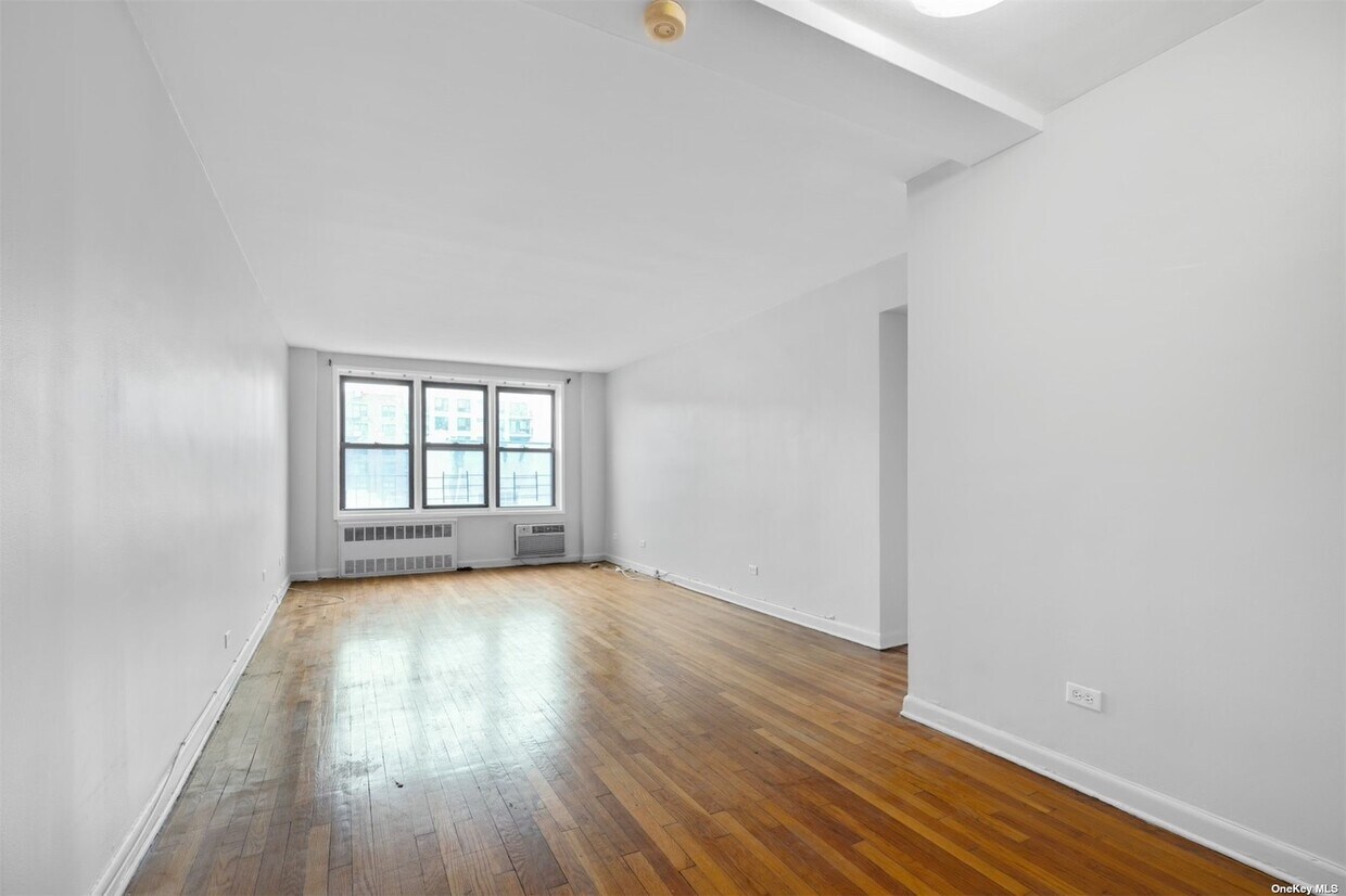 Building Photo - 87-70 173rd St