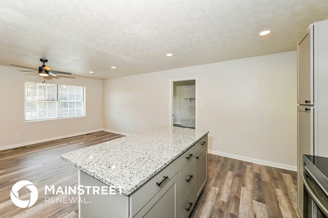 Foto del edificio - 6704 Bay Cir Dr