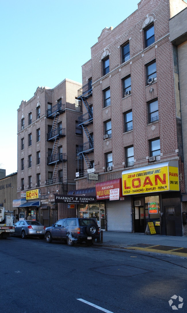 Building Photo - 2558 Grand Concourse