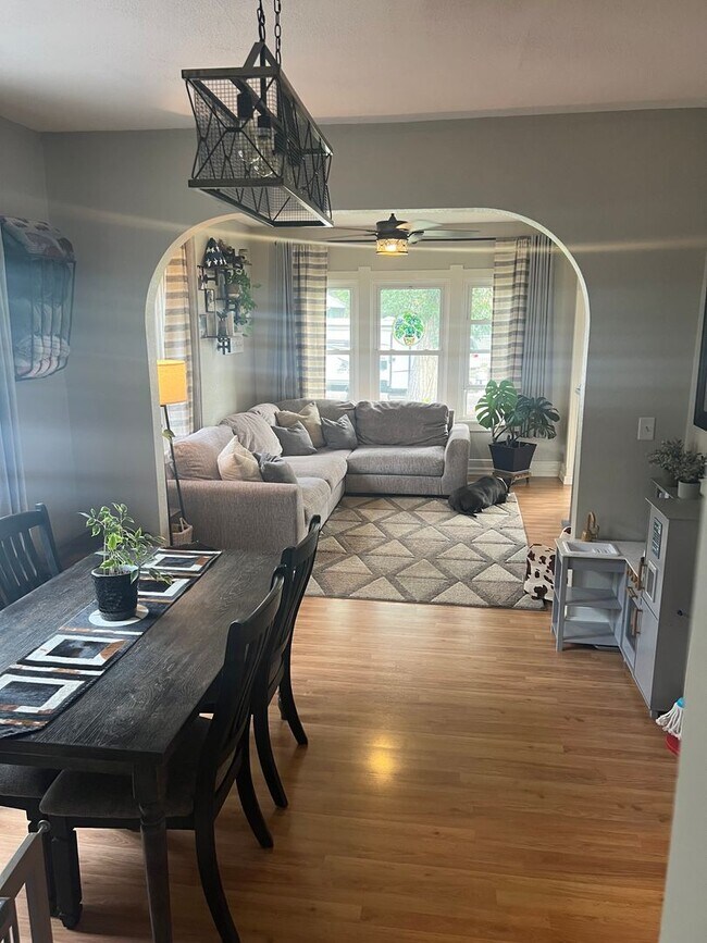 Foto del edificio - ADORABLE 3 BEDROOM, 1 BATHROOM, SINGLE FAM...