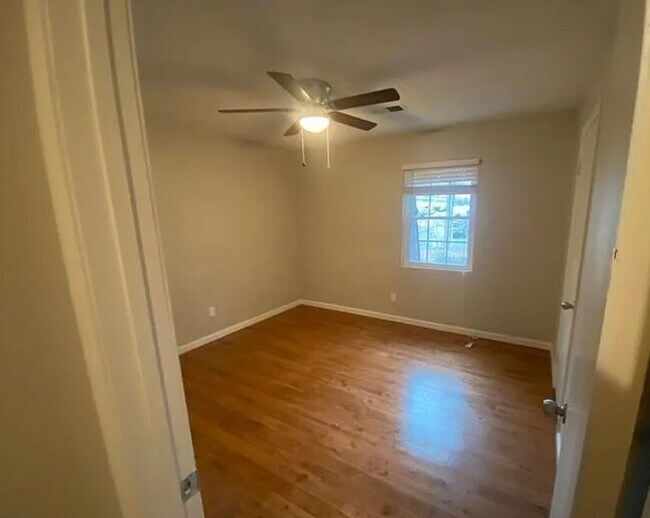 Foto del edificio - 3099 Reeves St