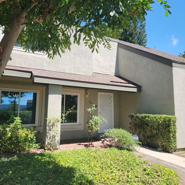Building Photo - Tierrasanta 4 bedroom 2.5 bath townhouse w...