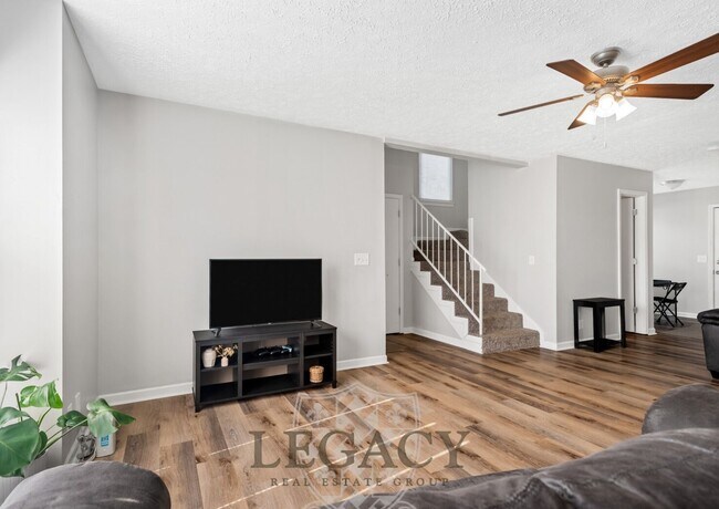 Foto del edificio - 748 Lake Terrace Dr