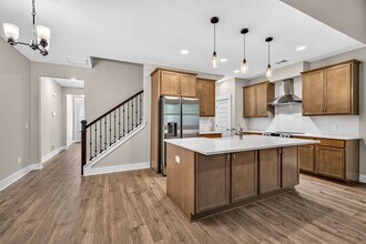 Building Photo - 7795 Park Gate Dr