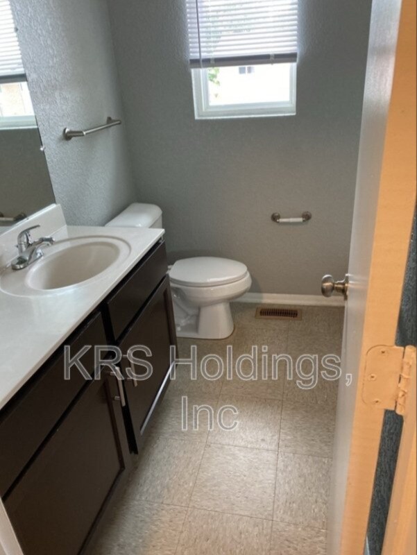 Foto del edificio - 4355 Newsome Dr