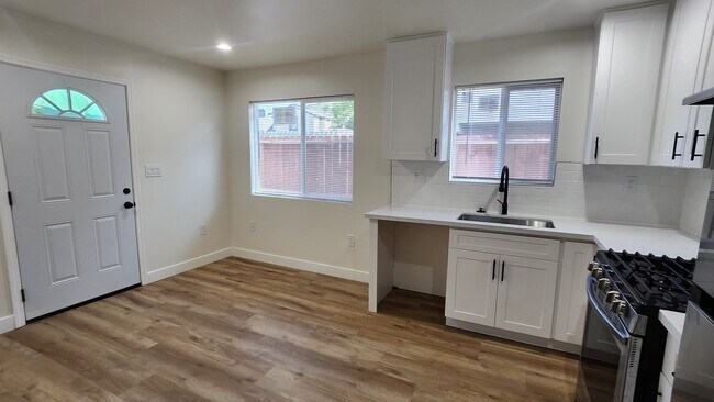 Foto del edificio - 208 E 84th St