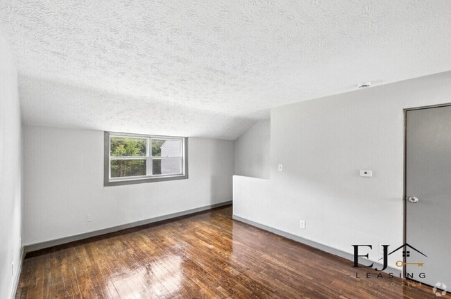 Building Photo - 105 Ledgecrest Ave