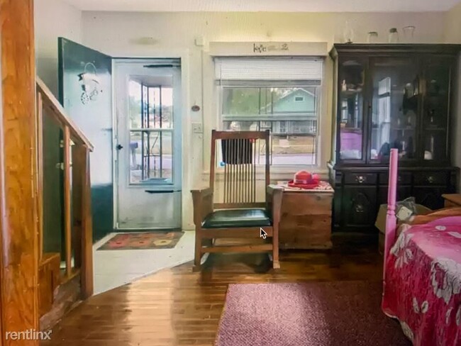 Foto del edificio - 3 br, 1 bath House - 2022 remco 302 e 6th
