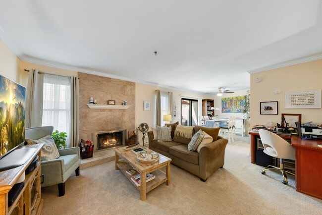 Foto del edificio - Long Term, Palm Lake 2 Bedroom condo!