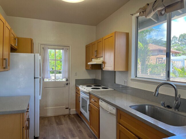 Building Photo - Mililani Mauka Single Family Home - 2 bedr...