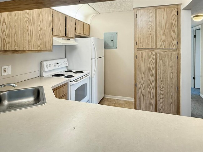 Building Photo - 1627 S Pine Ridge Cir