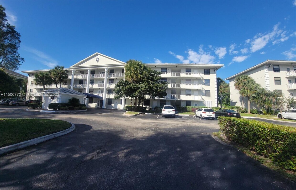1713 Whitehall Dr Unit 105, Davie, FL 33324 Condo for Rent in Davie