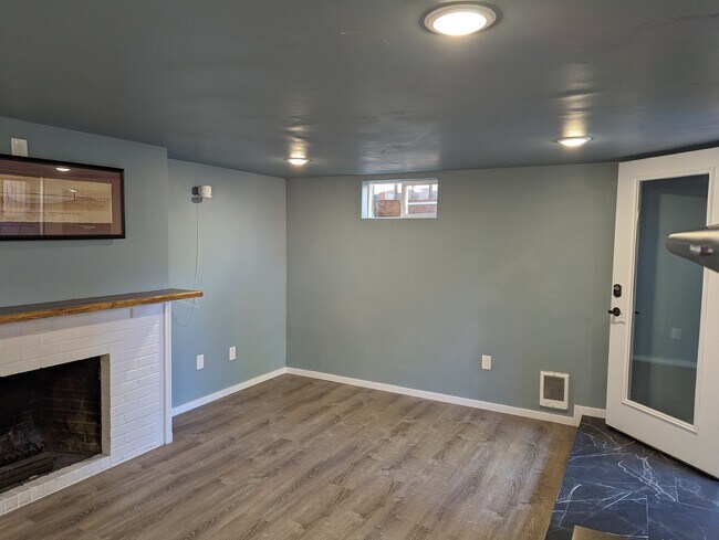 Foto del edificio - 747 NE Holland St