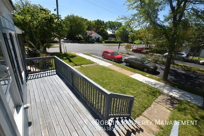 Foto del edificio - 2004 Maplewood Ave