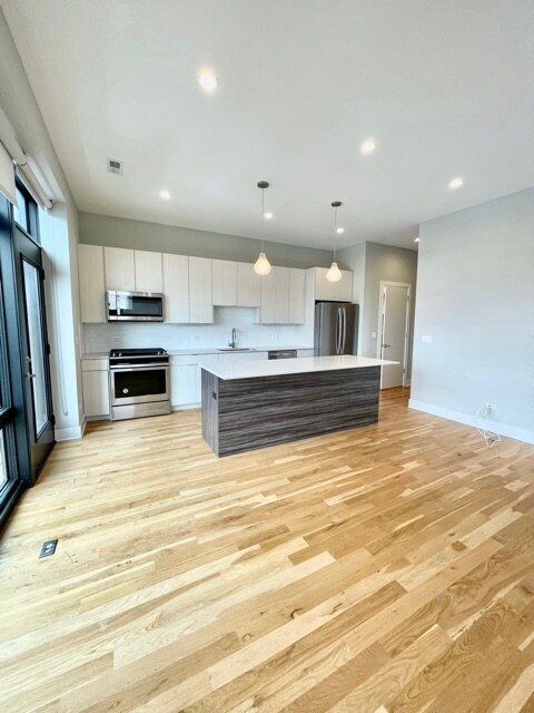 Foto del edificio - 4555 N Ravenswood Ave