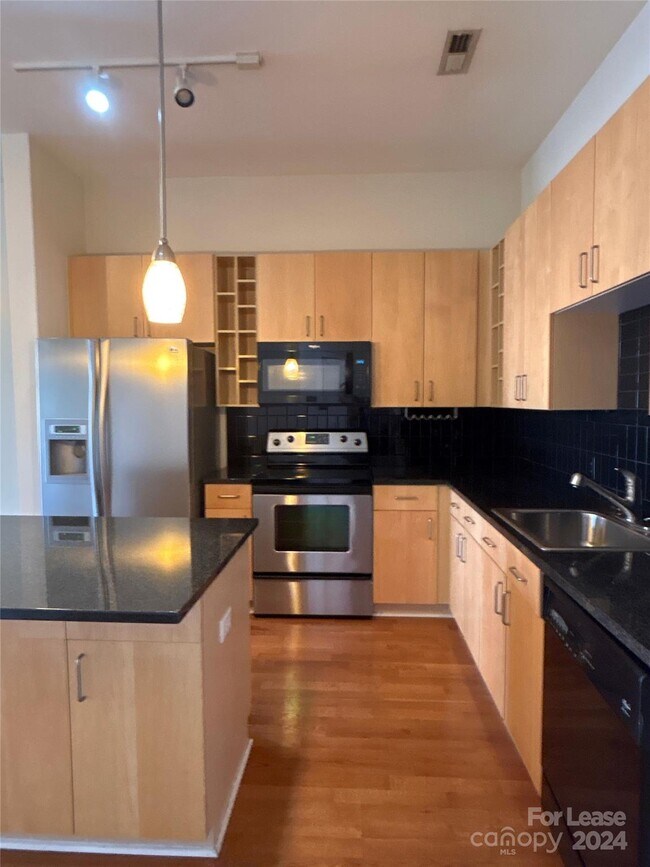 714 N Davidson St, Charlotte, NC 28202 Condo for Rent in Charlotte