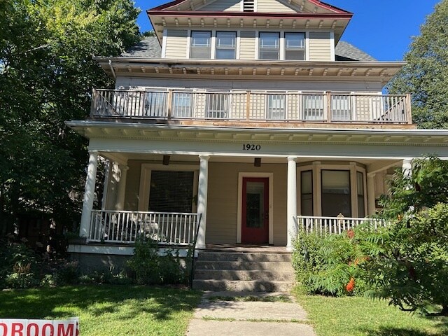 Front of 6 Plex - 1920 Emerson Ave S