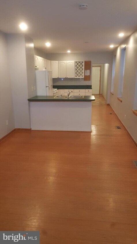 Foto principal - 410 S Patterson Park Ave