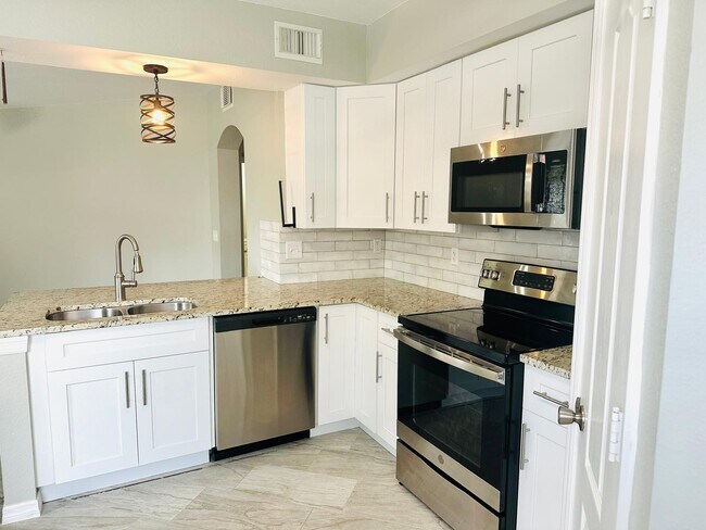 Foto del edificio - 102 SW Peacock Blvd