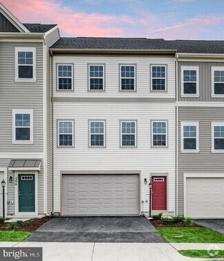 Building Photo - 204 Parkland Dr