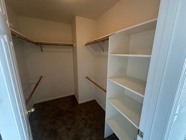 Building Photo - 17878 Empire Ct