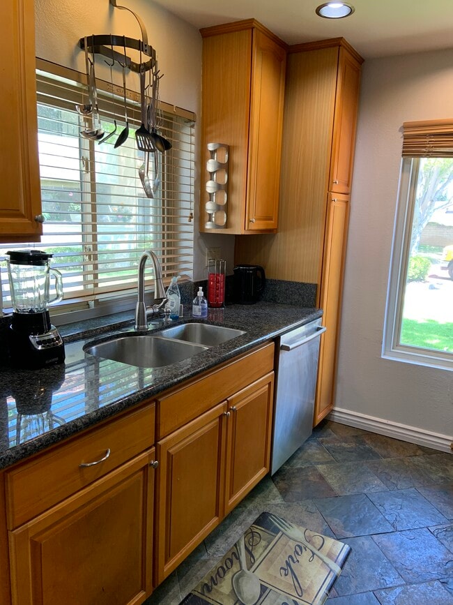 Kitchen - 10628 Dabney Dr