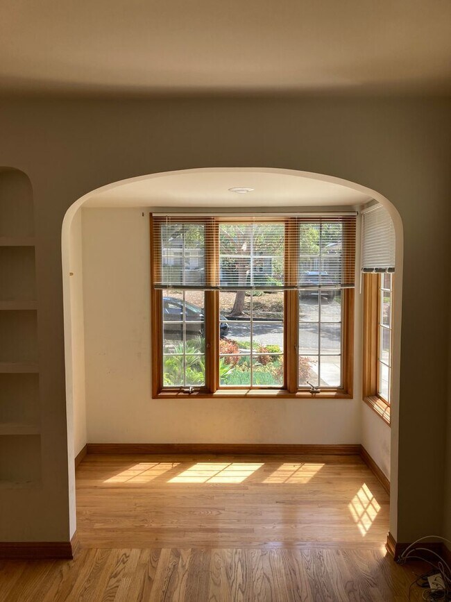 Building Photo - Fiske Street Palisades Gem - 2 bedroom