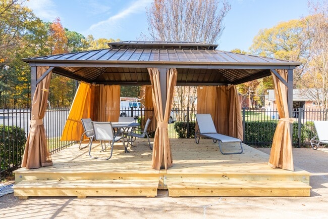 Foto del edificio - Deering Manor