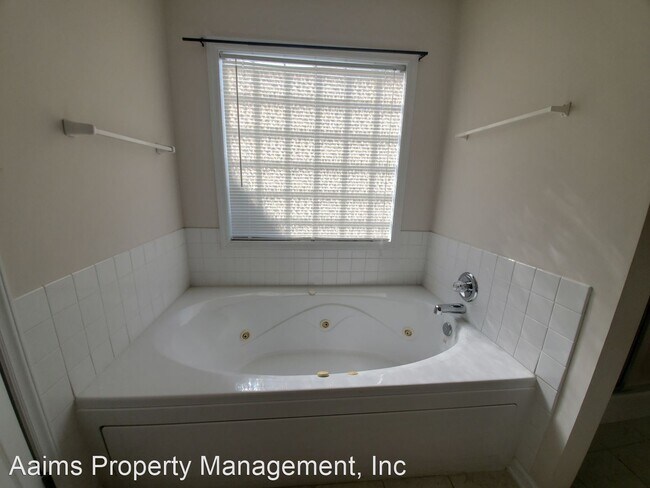 Building Photo - 4 br, 2.5 bath House - 3408 Stoneclave Place