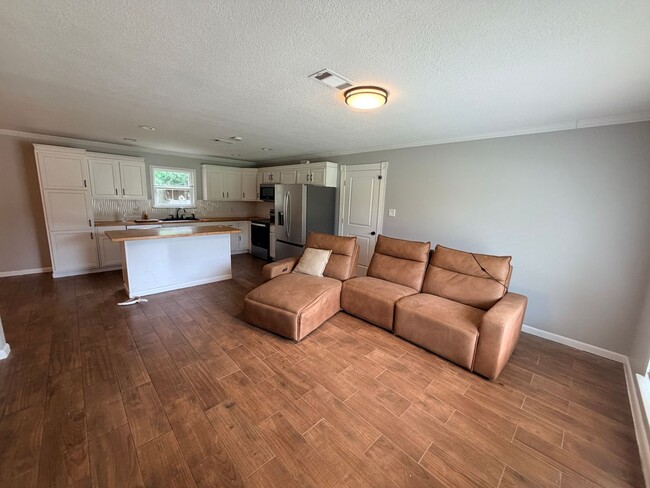 Building Photo - Gautier Property