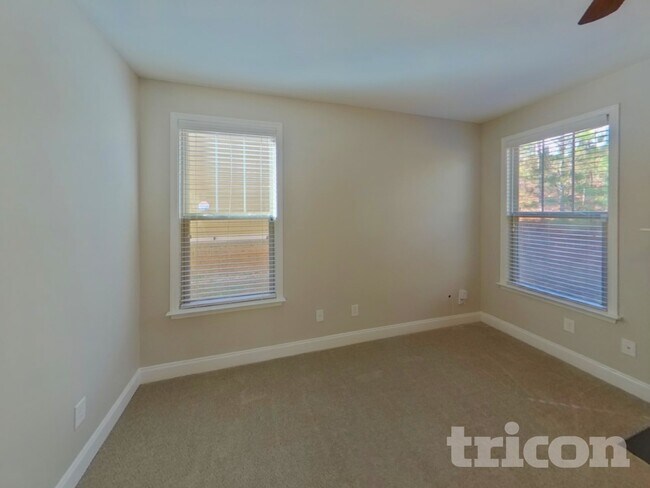 Foto del edificio - 500 Kirkland Dr