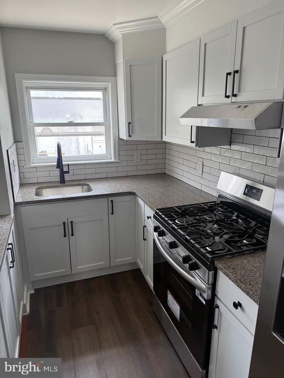 Building Photo - 7150 Radbourne Rd