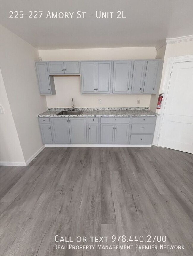 Building Photo - 2 Bedroom in Manchester