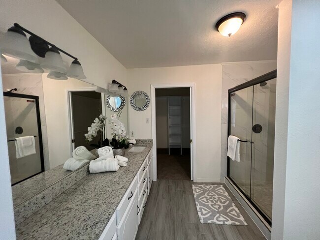 Building Photo - 2035 Fleur De Lis Ct