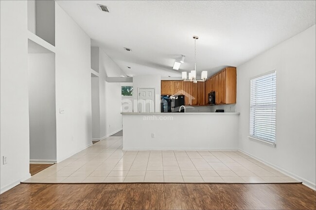 Building Photo - 1312 River City St