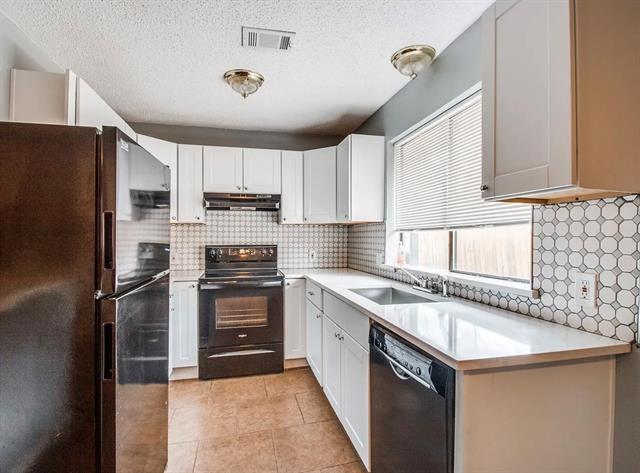 Foto del edificio - 112 E Bluff Rd