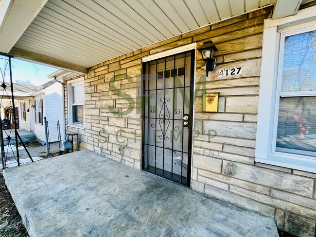 Building Photo - Spacious 3BR ranch in the Hazelwood neighborhood!