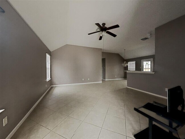 Building Photo - 19335 Strathmore Pl Ln